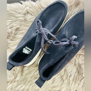 Roots Men's Navy Chukka Boots